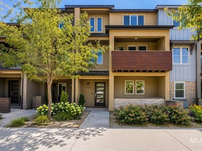 3755 E Parkcenter Blvd