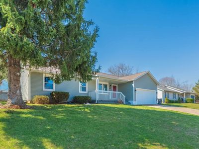 1007 W Countryside Ln