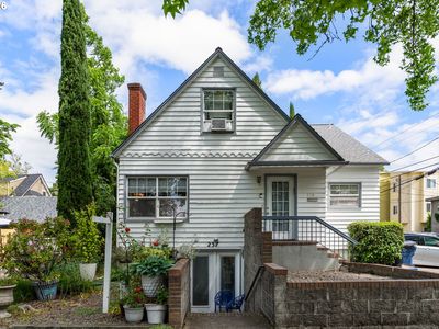 239 E 14th Ave
