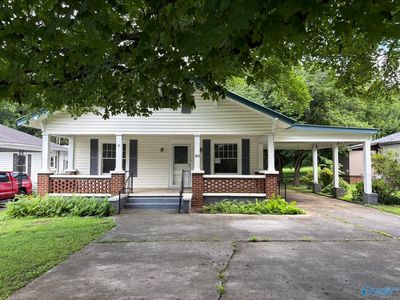 2103 Lee High Dr NE