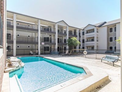 501 W 26th St APT 117