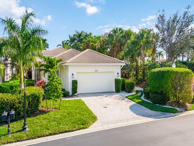 8599 Pepper Tree Way