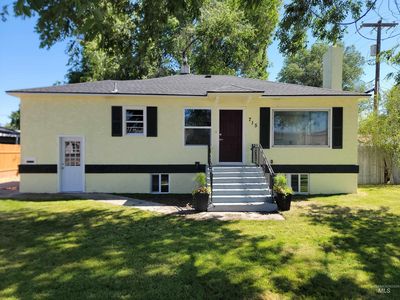 715 E Lincoln Ave