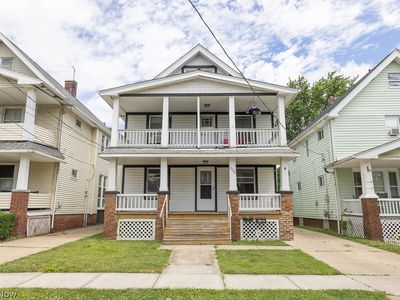 2700 Montclair Ave