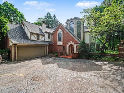 460 E Long Lake Rd