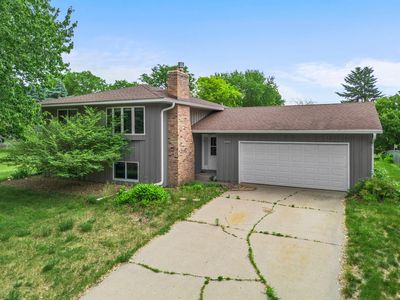 1445 Brittany Rd