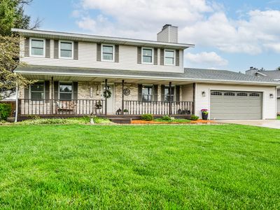 1460 Country Knoll Pl