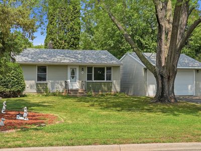 563 Shryer Ave W