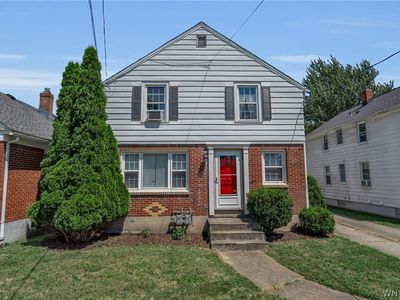 1203 Eggert Rd
