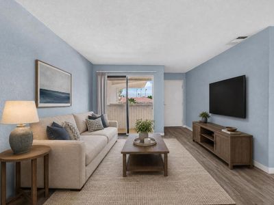 2812 N Auburn Ct #210