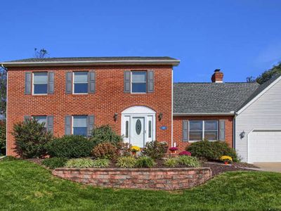 6122 Wallingford Way