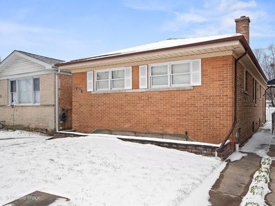 7516 N California Ave