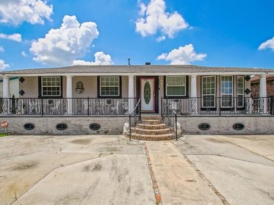 6113 Victorian Dr