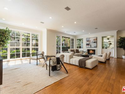 133 S Oakhurst Dr APT 104