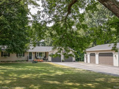 9437 Fuller Dr