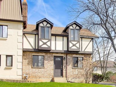 828 Village Quarter Rd APT A