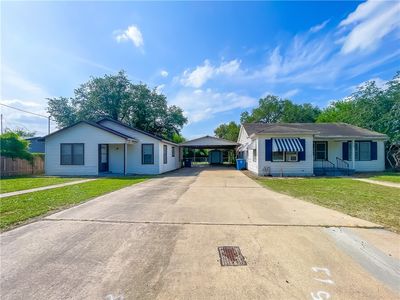 Property at 707 E Fannin St, Beeville, TX