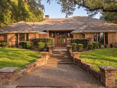 5626 Twin Brooks Dr