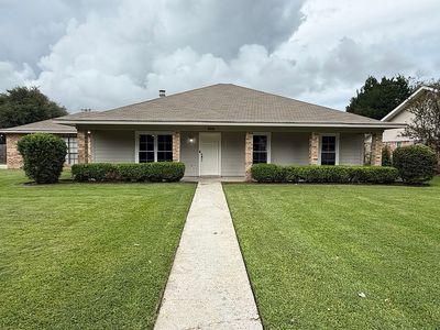 808 Briarwood Dr