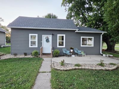 102 S 4th St