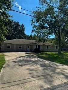 Property at 122 Pleasant Valley Dr, Des Allemands, LA
