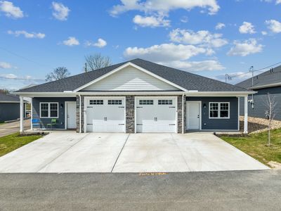 Property at 8 Barrington Ct, Monaca, PA