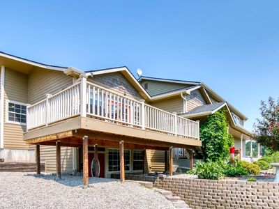 553 Sunset West