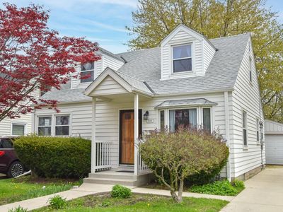 5958 North Lydell AVENUE