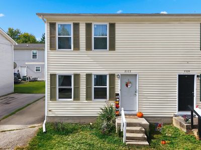 2537 Lindenhurst Loop
