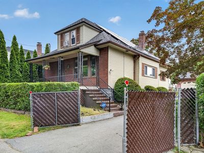 23 Hazel St