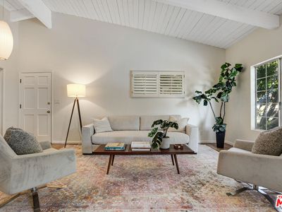 1115 N Beverly Glen Blvd