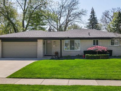 1220 Genesee Dr