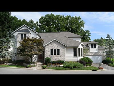 3166 Melbury Dr
