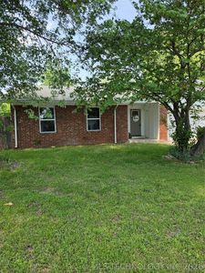 1922 S Muskogee St