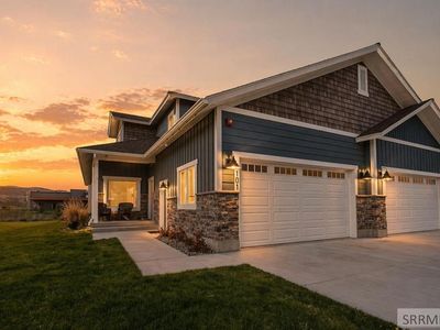 101 Creekside Ln