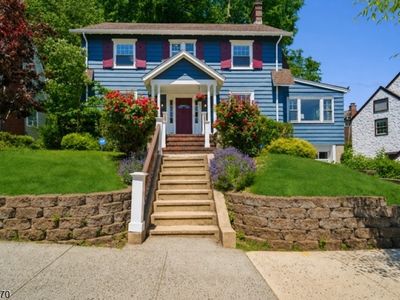 280 Western Drive N.
