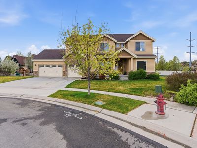 1497 W Meadow Glen Dr