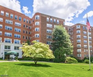 10 Crestmont Rd #4H