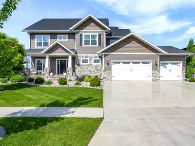 2508 McLeod Dr E