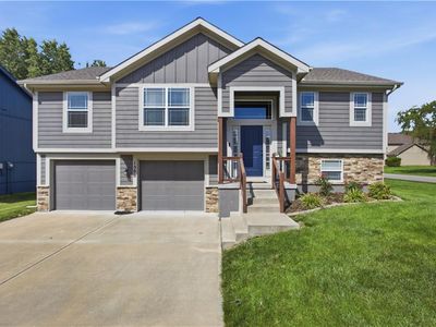 1300 Regency Dr