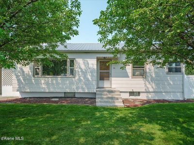 711 E Mullan Ave