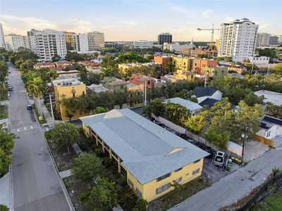 615 S Palm Ave APT 10