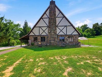 100 Hillside Dr