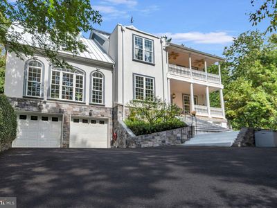 527 Forest Rd