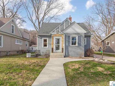 838 Nicollet Ave