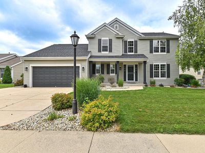 3744 Stillwater CIRCLE