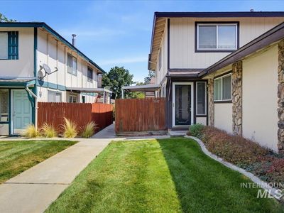 1142 S Phillippi St #2-B