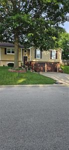 Property at 815 Autumn Dr, Belton, MO