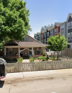 220 Emery St