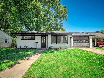 5024 Graham Ave